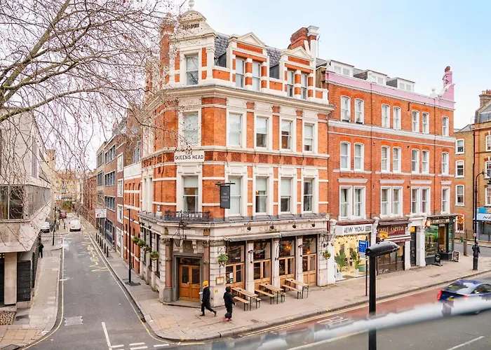 Large 1 Bedroom In Center Of London 2