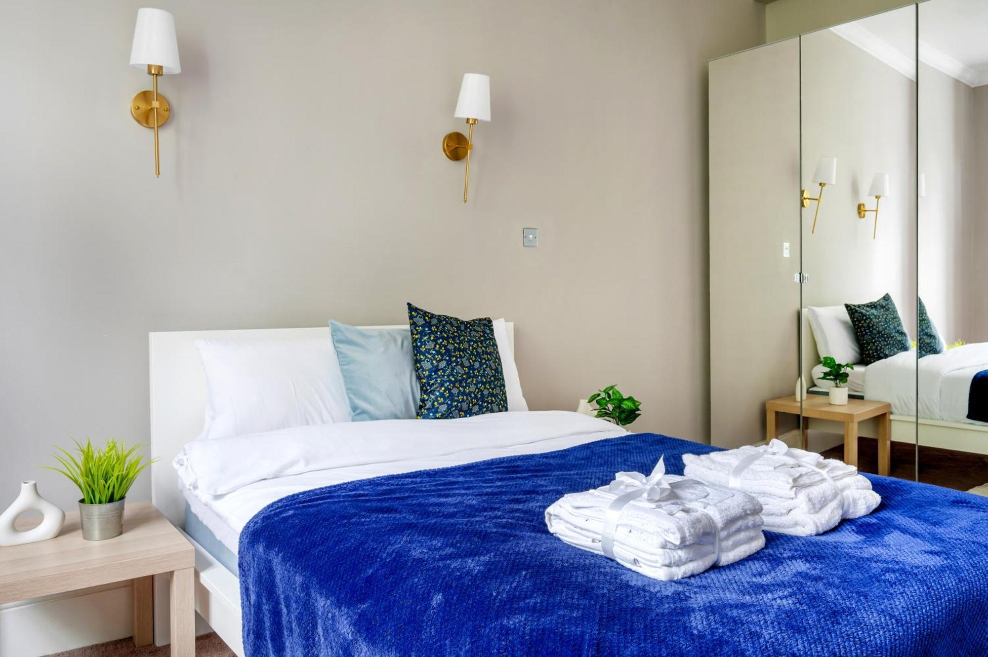 Large 1 Bedroom In Center Of 2 * Londen