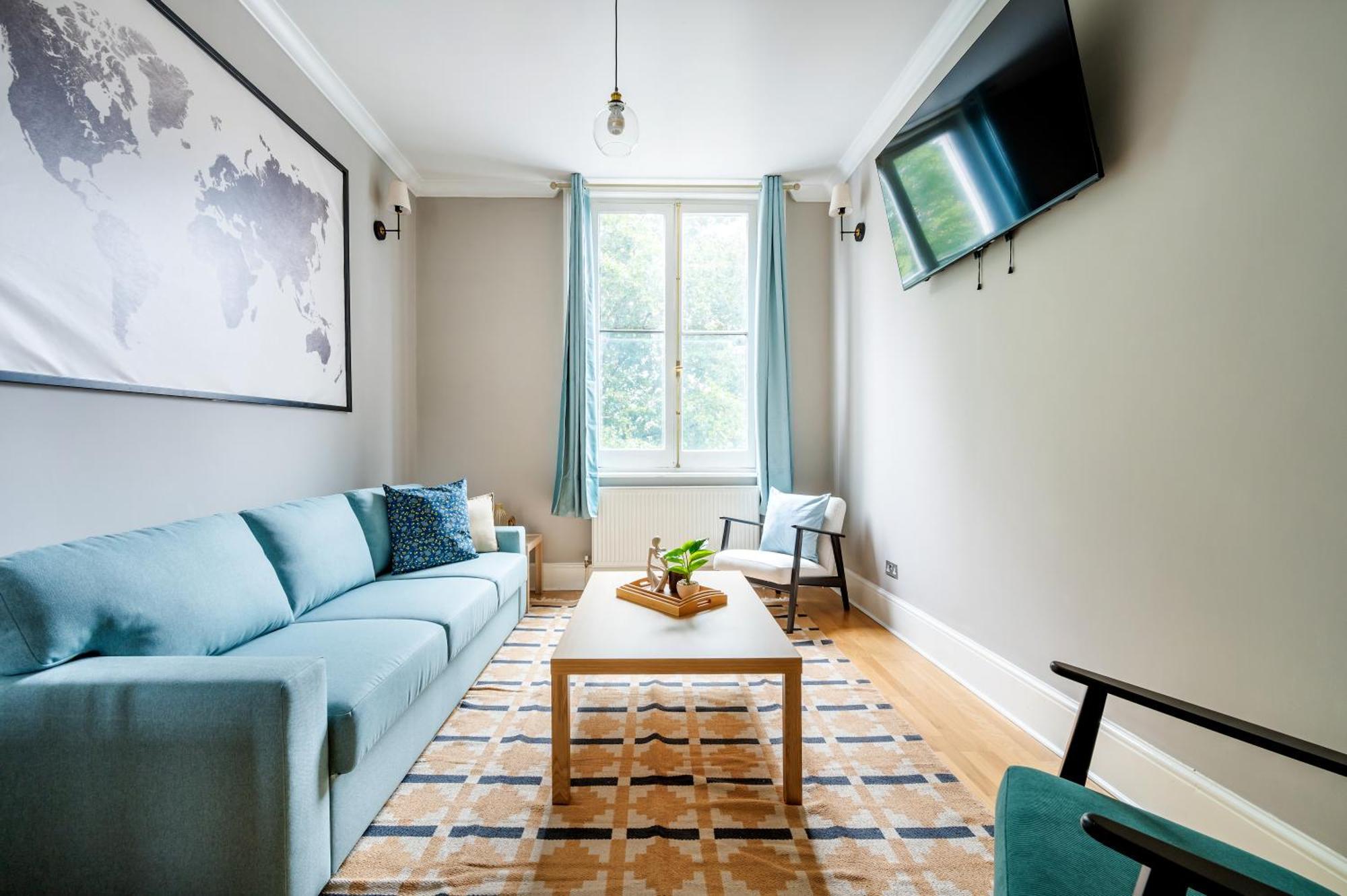 Appartement Large 1 Bedroom In Center Of 2 *