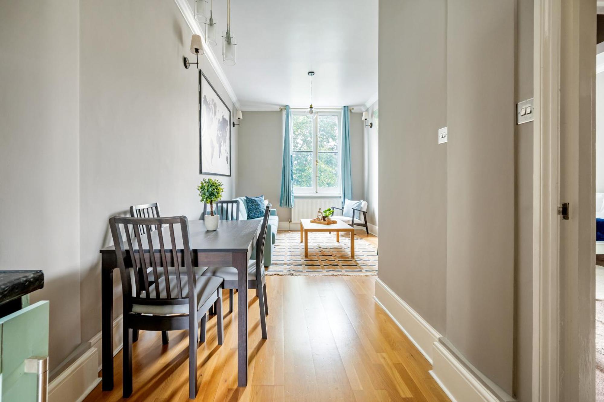 Large 1 Bedroom In Center Of 2 Appartement