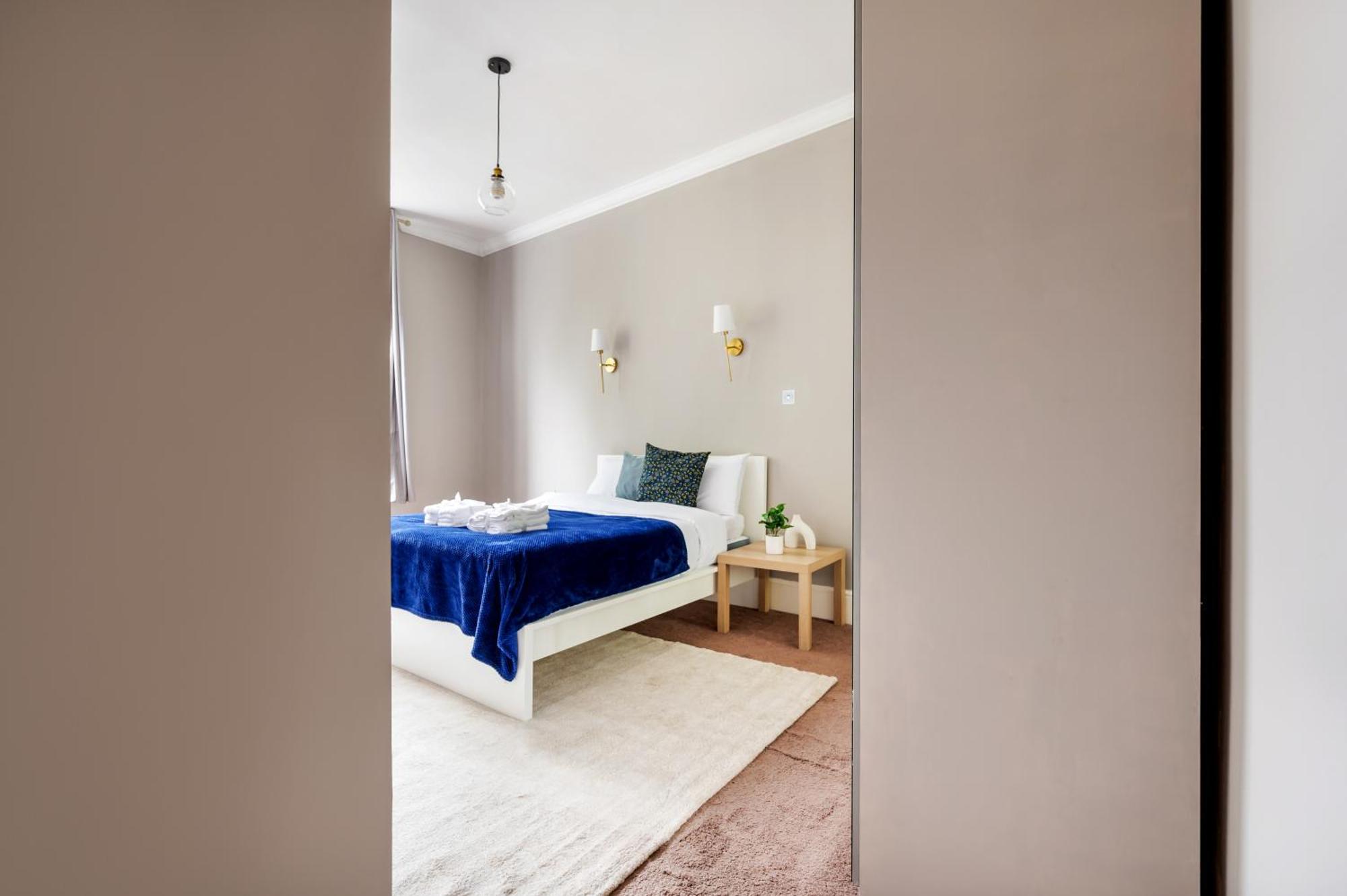 Appartement Large 1 Bedroom In Center Of 2 Londen